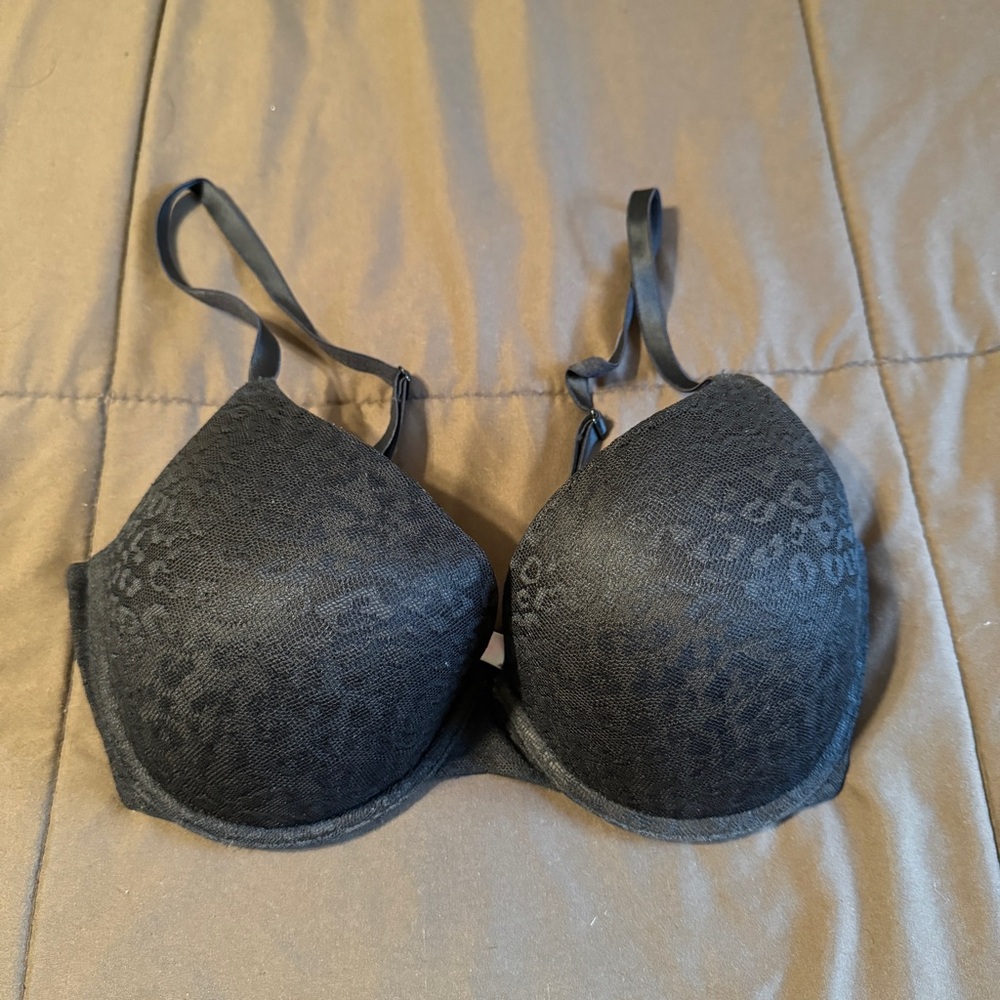 PINK Wear Everywhere Push-up Bra - Black Lace